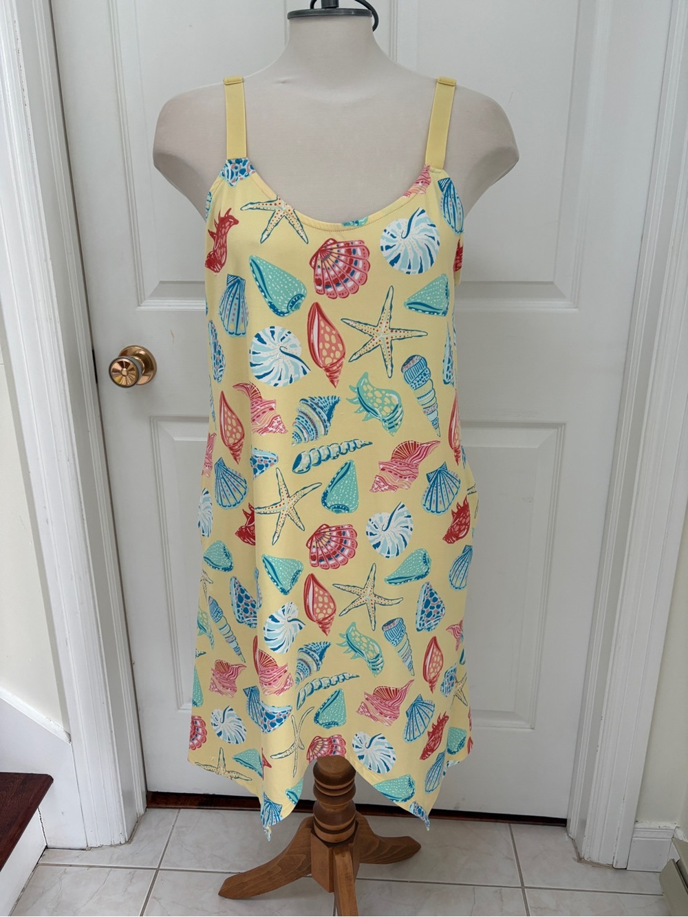 Women’s Yellow Shell-Print Midi Dress size large